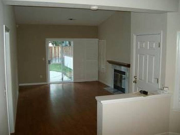 3rd image of 1529 Fairway Green Cir