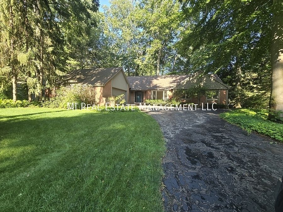 1st image of 1268 Oakhampton Rd