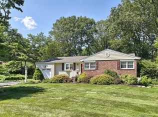 21 Woodland Ct, Kinnelon, NJ 07405