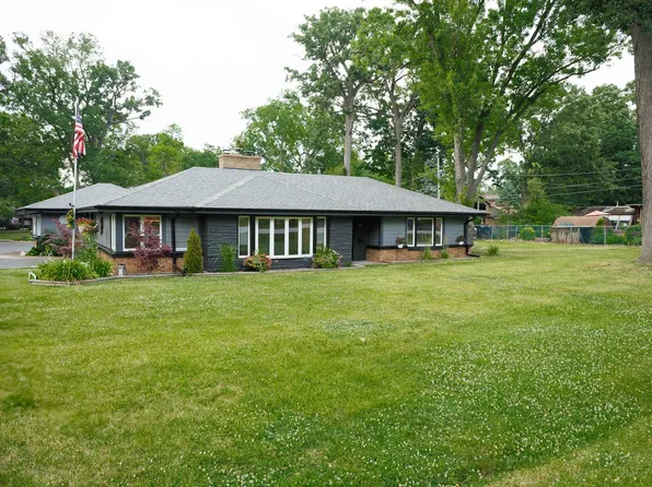 4N297 Briar Ln, Bensenville, IL 60106