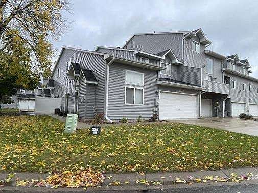 2nd image of 670 Kingfisher Ln