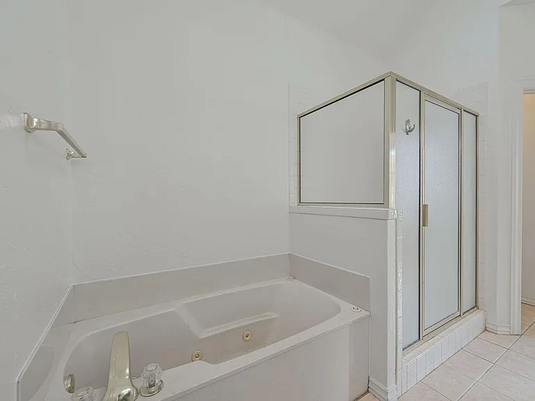 3929 Devon Dr — Photo 22