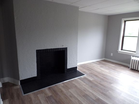 3rd image of 326 Elmwood Ave #3