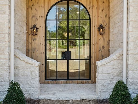 3rd image of 1550 Olympus Court