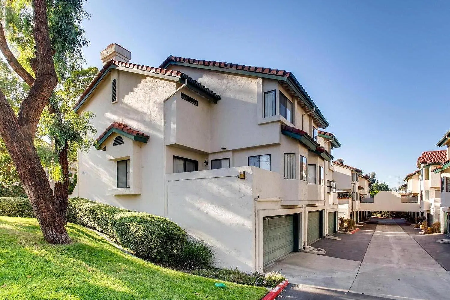 Summit Dr, Chula Vista — Photo 2