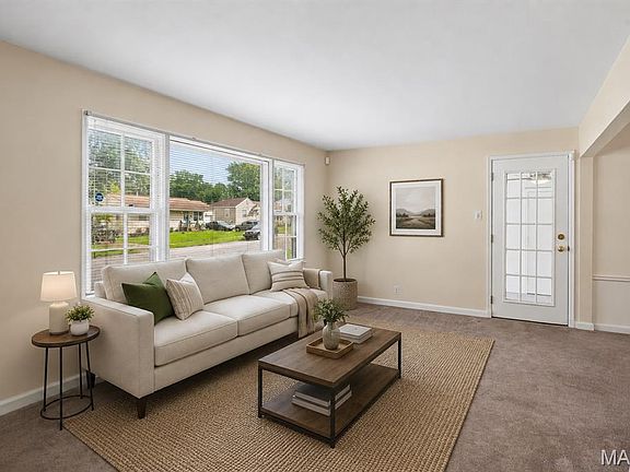 3rd image of 10200 Coburg Lands Dr