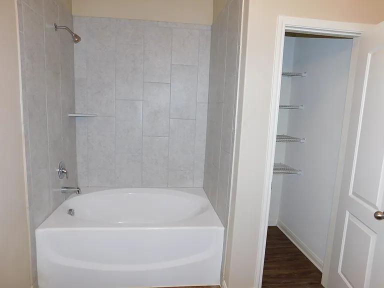 304 Aaron St — Photo 14