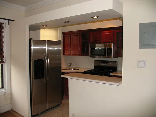 Rented by Rapid Realty Cobble Hill | media 41
