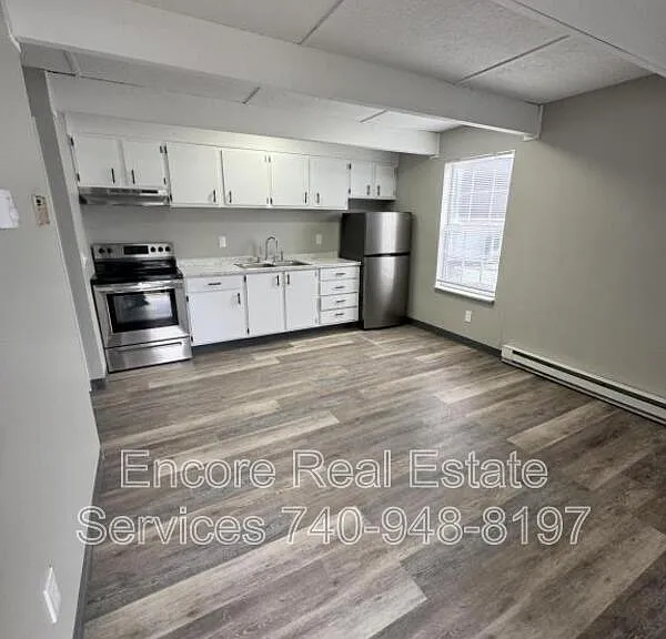 570 Brookside Ct — Photo 4