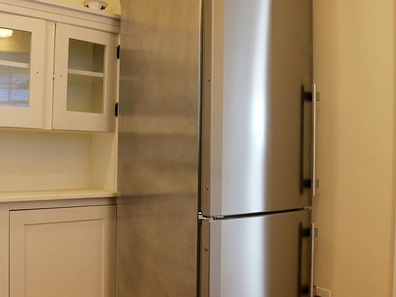 3rd image of 1036 Laguna Ave