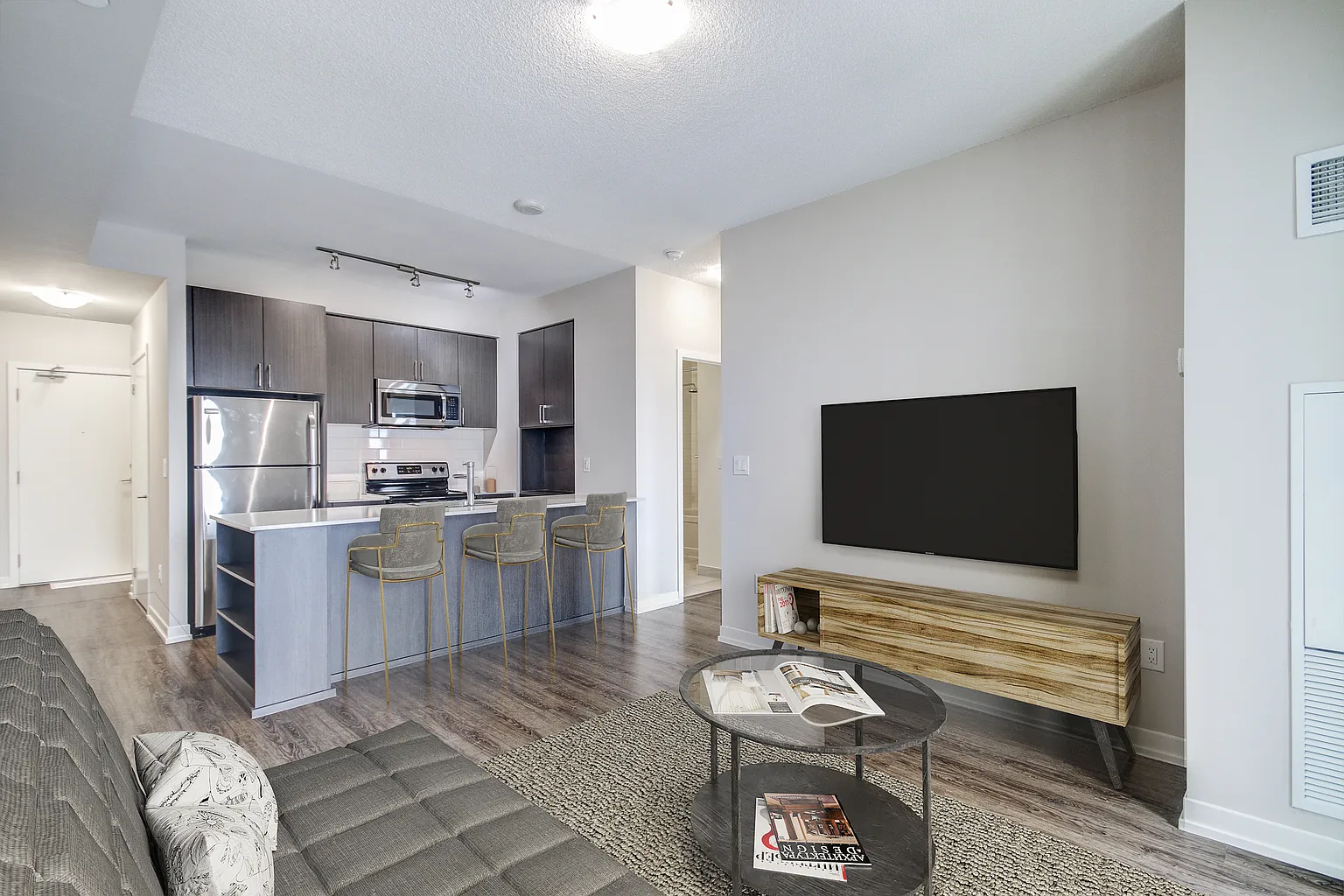 2550 Eglinton Ave W #1181536 photo 1