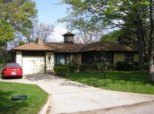 1940 Hillview Rd, Lawrence, KS 66046