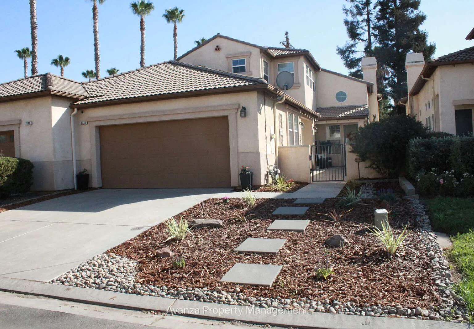 3 bed, 3.0 bath, 1942 sqft, $2,595 — Photo 1