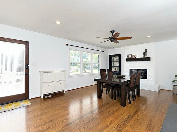 2nd image of 3113 Julian Dr