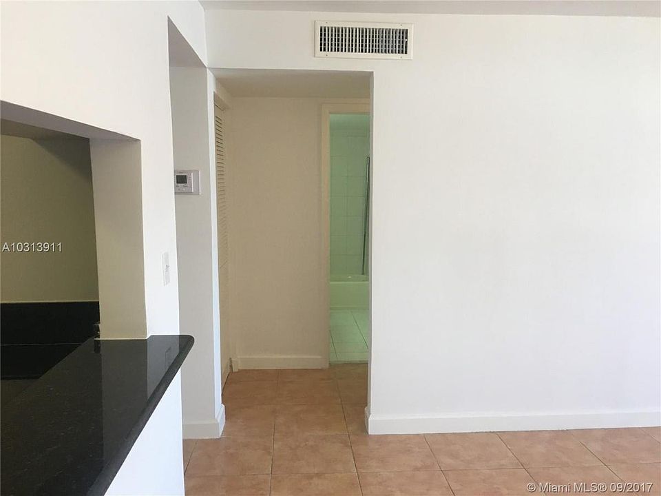1st image of 1205 Mariposa Ave APT 417