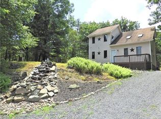 519 Starling Ct, Bushkill, PA 18324