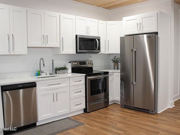 2nd image of 726 Delmas Ave #D
