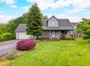 545 E Madison St, Carlton, OR 97111