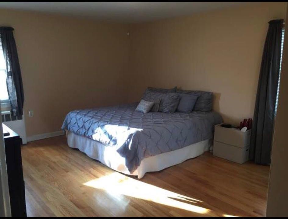 1st image of 1515-1517 Research Ave