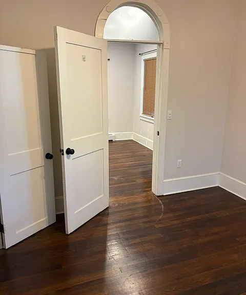 531 Queen St — Photo 14