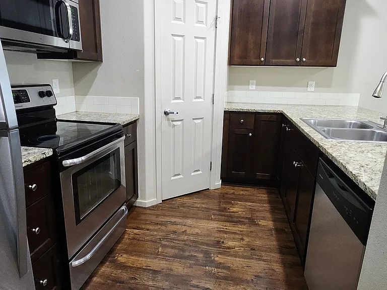 1417 NE 83rd Dr — Photo 8