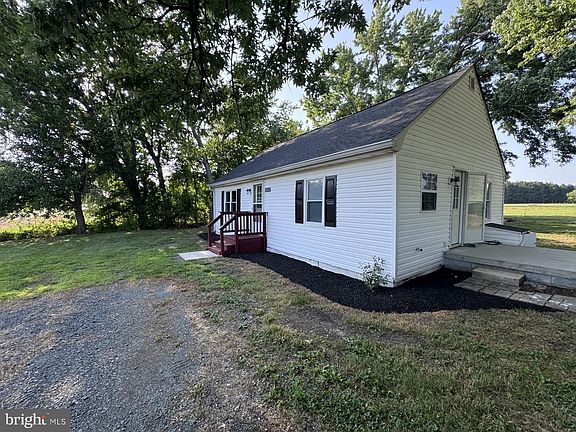 2nd image of 21666 Dover Bridge Rd