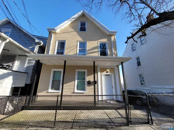 88-90 N 4th St, Paterson, NJ 07522