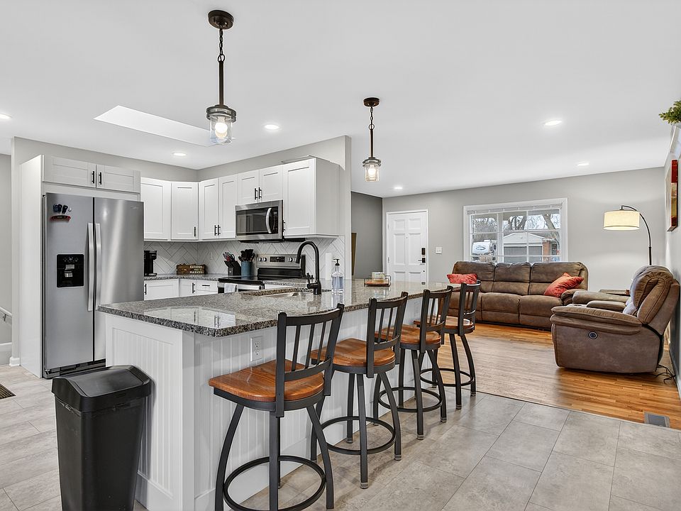Kitchen - family room
