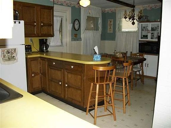 5th image of 11 Hawthorne Ave
