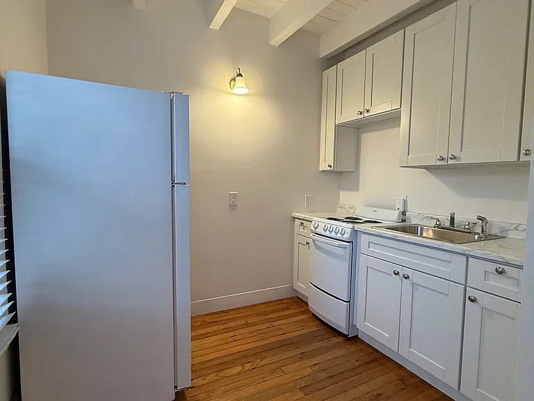 1552 Great Hwy #45 — Photo 4