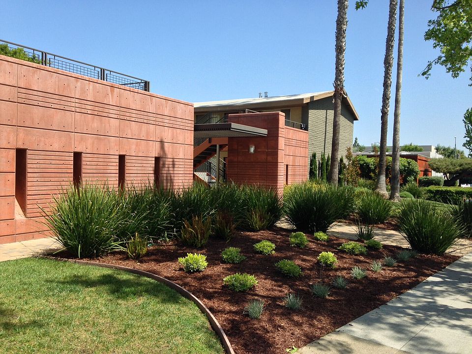 Building Photo 5