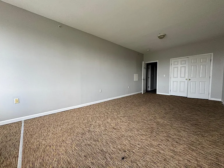 558-612 E Main St #598D — Photo 10