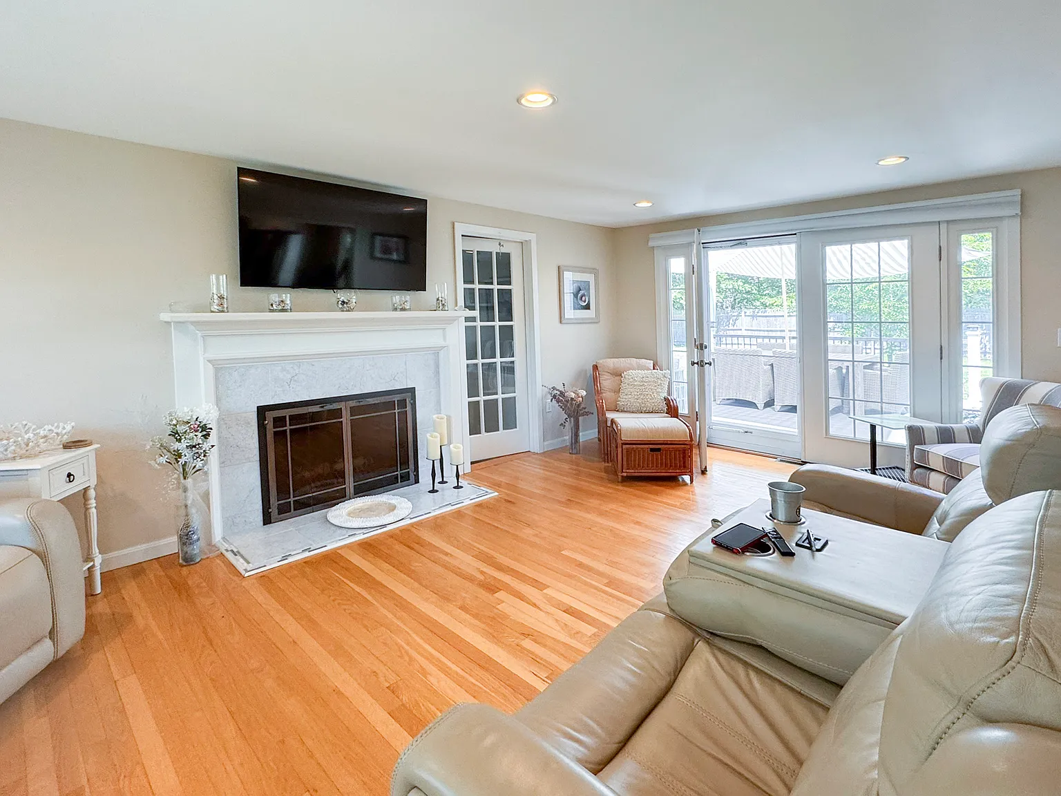 3 bed, 2.5 bath, 1044 sqft, $2,200 — Photo 4