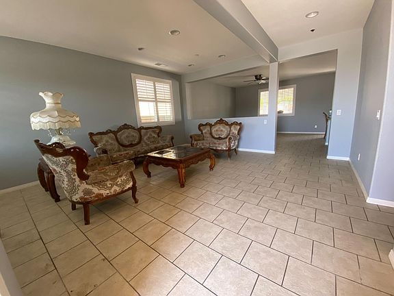 Living room at the entrance