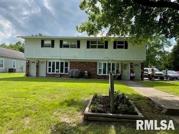 805 S Division St, Carterville, IL 62918