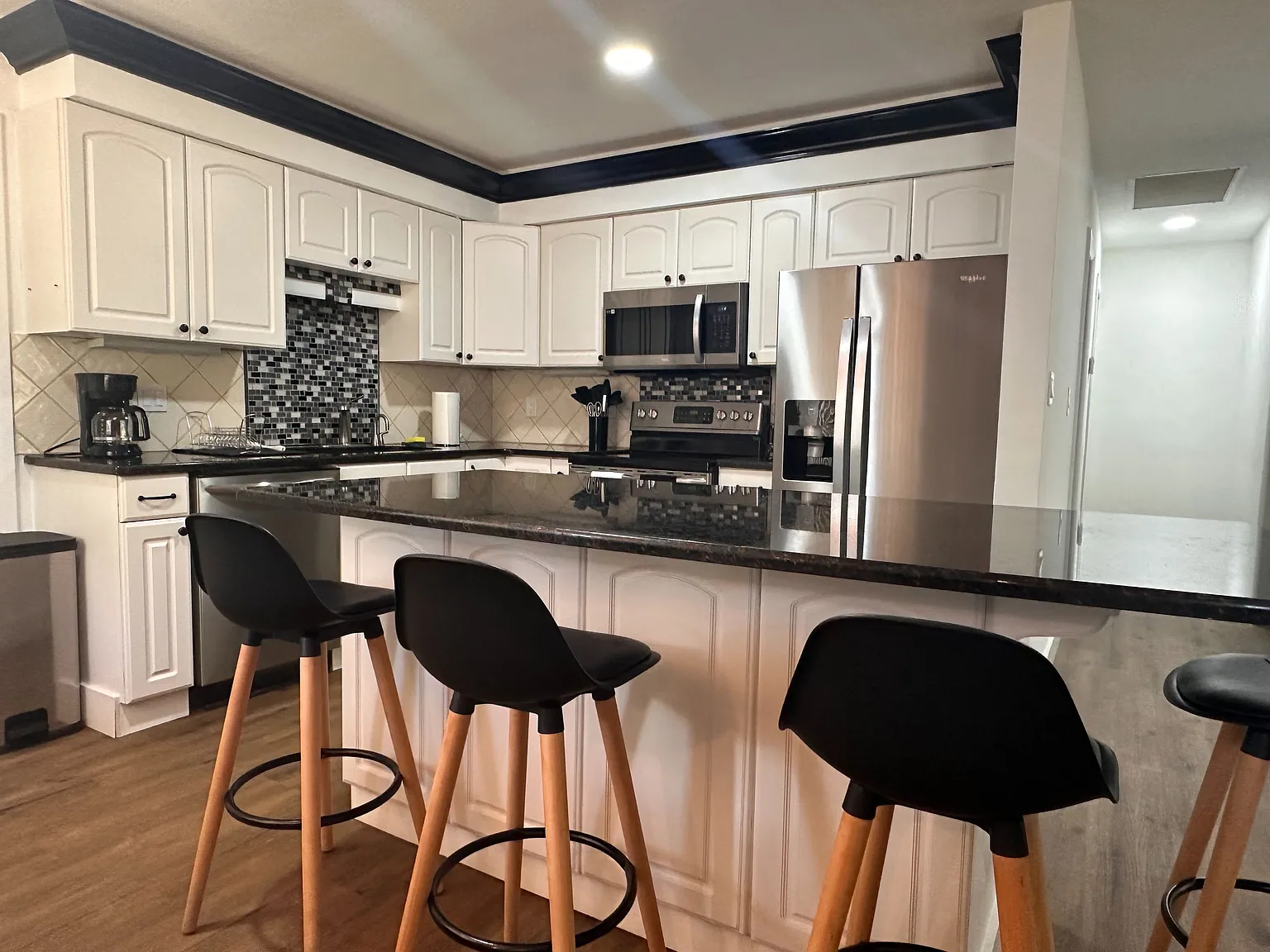 4 bed, 3.0 bath, 2220 sqft, $1,139 — Photo 4