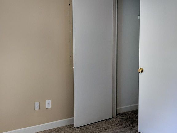 4th image of 111 Lee St