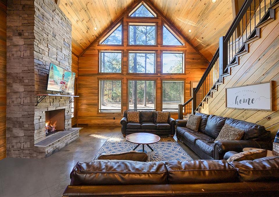 1st image of 607 Sugar Pine Loop