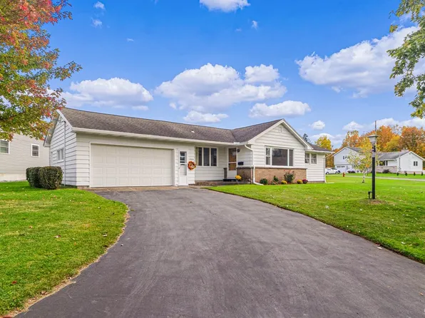 16 Blitzen Cir, New York Mills, NY 13417