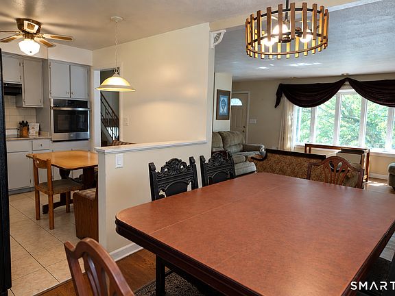 5th image of 129 Mueller Drive
