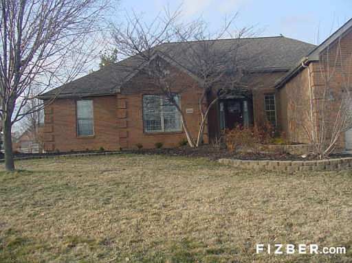 3rd image of 2645 Woods Cres