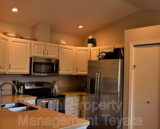 4th image of 3050 Glenhaven Dr