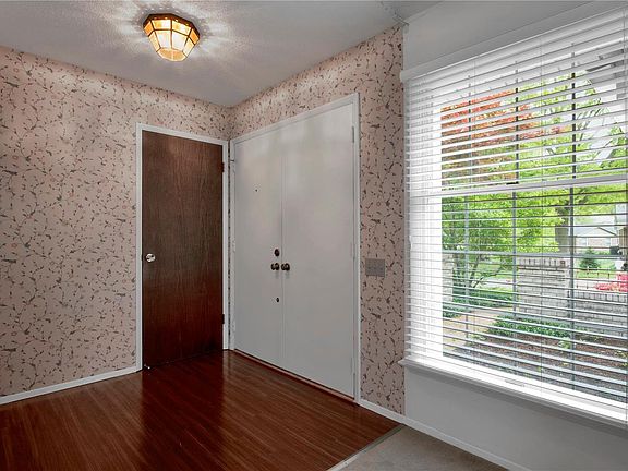 5th image of 5868 Chrisbrook Dr