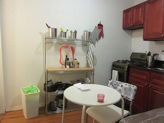 Rented by Mdrn Residential | media 5