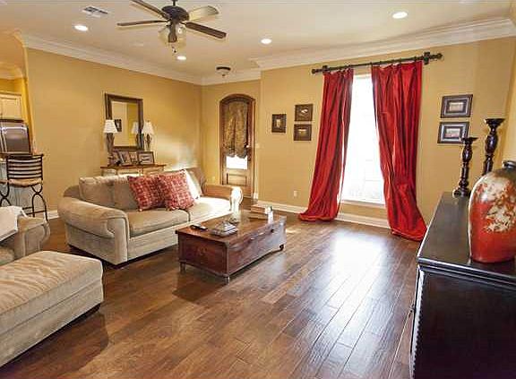 4th image of 8832 Oak Creek Ln