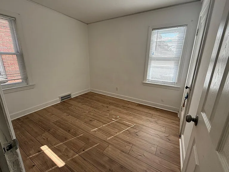 4913 Schlaff St #4915 — Photo 6