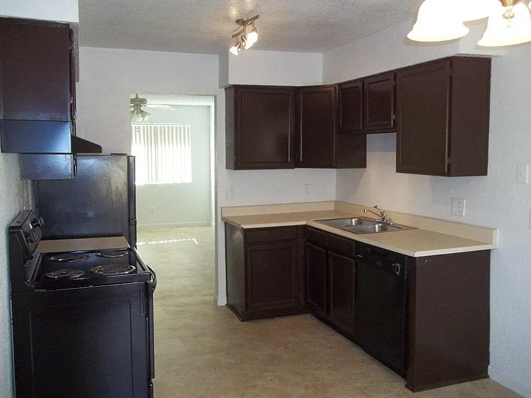 6325 E Avalon St #3 — Photo 1