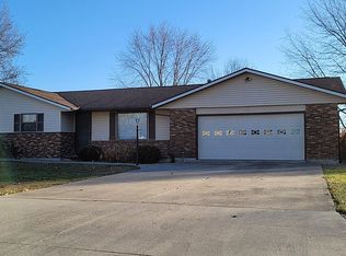 510 N Marion St, Carthage, IL 62321