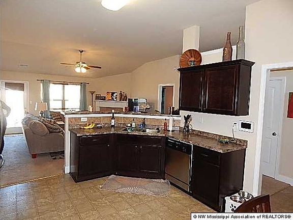 5th image of 3232 W Hartland Dr