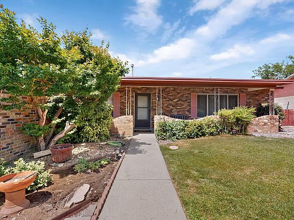 3rd image of 3709 Valerie Pl NE